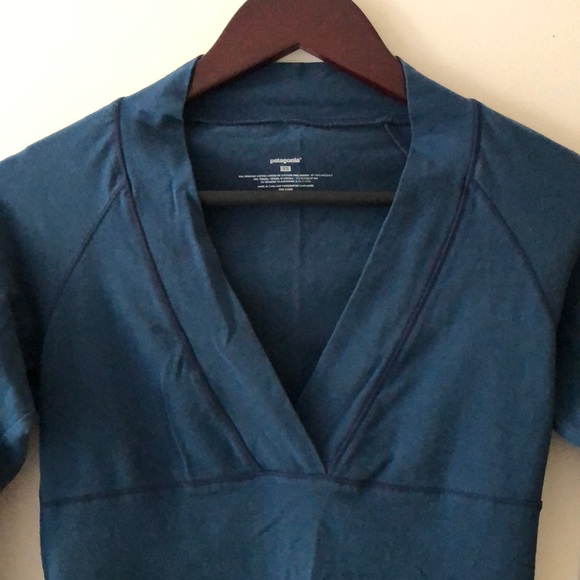 Patagonia Tunic with print accent on back - Picture 3 of 8